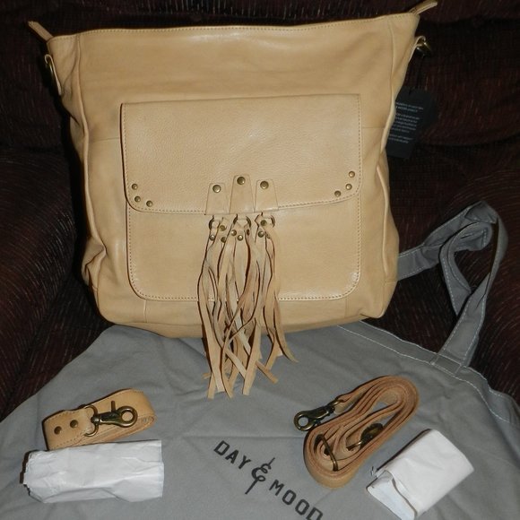 Day & Mood Leather Fringe Padded Sleeve Laptop/Tablet Compartment Bag Camel NWT! - Picture 2 of 13